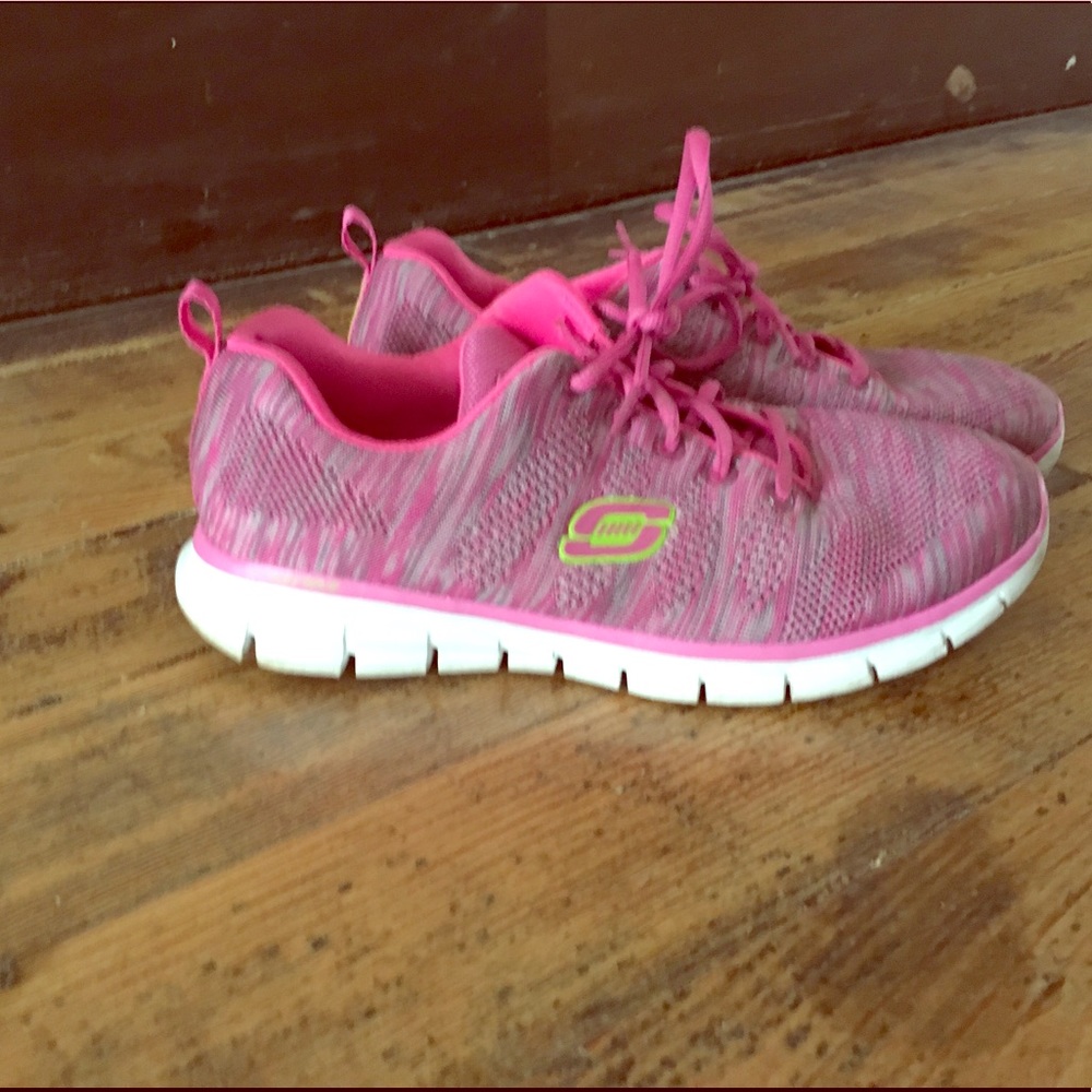 Sketchers Tennis Shoes. Size 11.